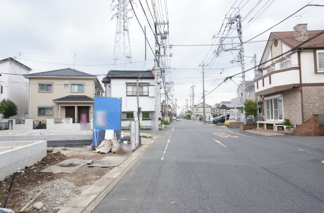 越谷市宮本町2丁目 新築分譲住宅 全2棟 2号棟の前面道路含む現地写真