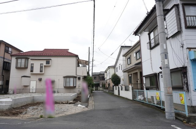 越谷市宮本町2丁目 新築分譲住宅 全2棟 2号棟の前面道路含む現地写真