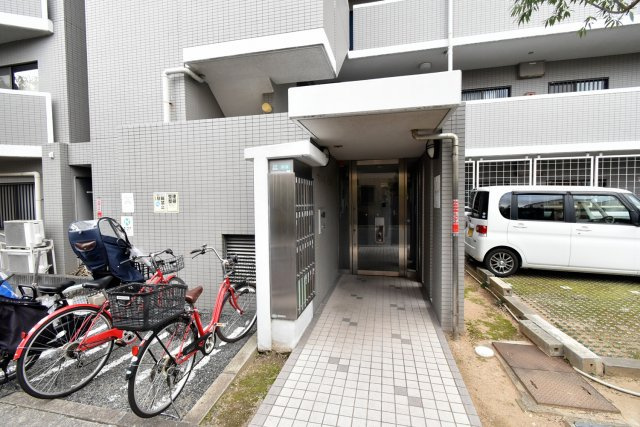 マジスト西宮のエントランス