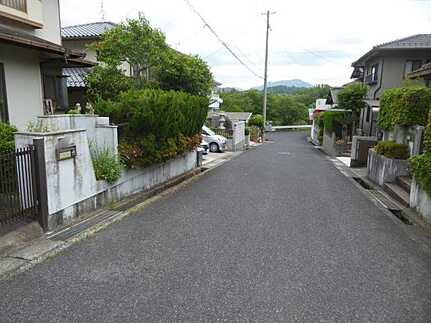 安佐北区落合南４丁目の前面道路含む現地写真