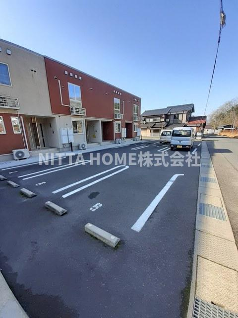 京丹後市大宮町周枳のアパートの駐車場|敷地内に駐車場も完備！