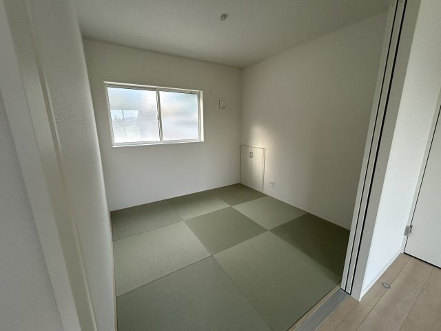 小野市片山町第1-2号棟の和室