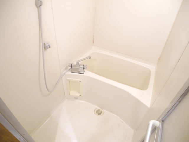 浦岡マンションの浴室|1LDKのお部屋の写参考真です※