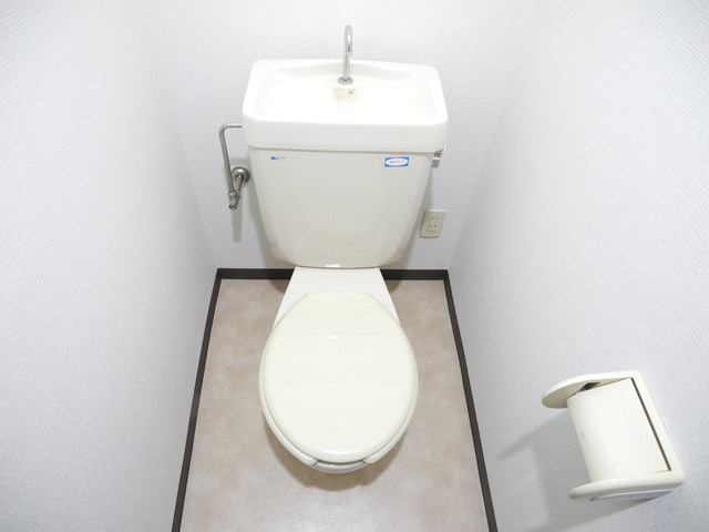 浦岡マンションのトイレ|1LDKのお部屋の写参考真です※