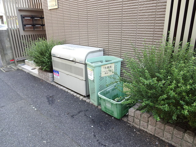 メゾン デ ラ ヴィレのその他共用部分|★専用ゴミストッカー★