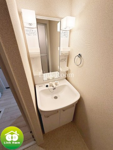 b'CASA森下の洗面所