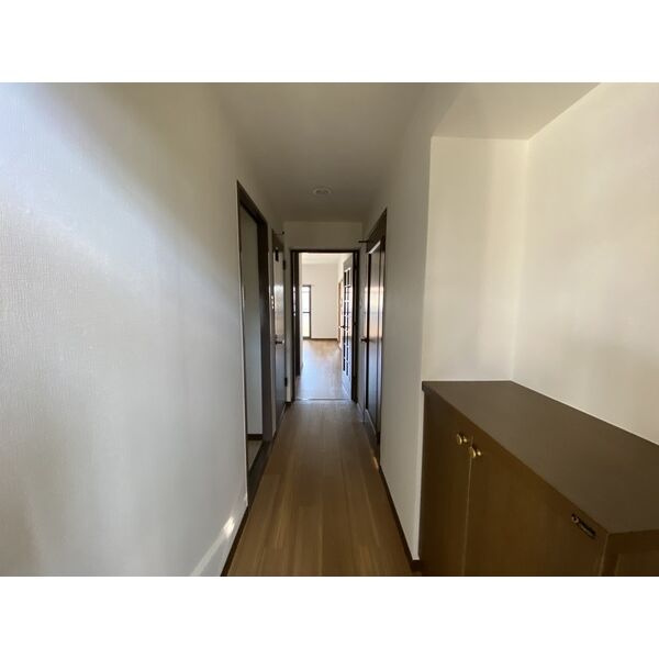 春日井市鳥居松町３丁目の賃貸マンションの玄関