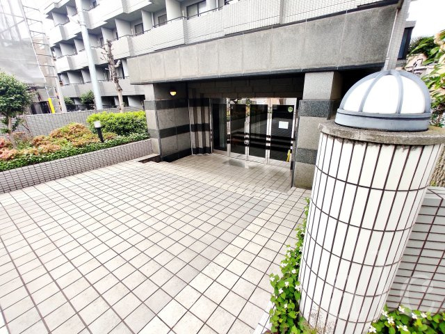 ジョイフル阿佐ヶ谷Ⅱのエントランス|ゆとりのあるエントランスです