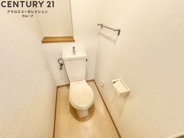 シンプルで掃除のしやすいトイレです！