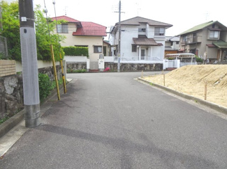 【前面道路含む現地写真】 | 川西市清和台西5丁目3の79　建築条件無土地