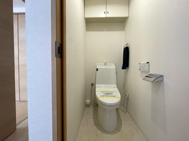 室内を大きく一周。回遊動線間取りの４方採光で最高！駐車場も確保され、ペットの飼育もいける！多少走り回っても階下ない為に１階の恩恵最大限に！な、『ピュアハイツ南万騎が原』リフォームのトイレ|トイレも気になるポイント