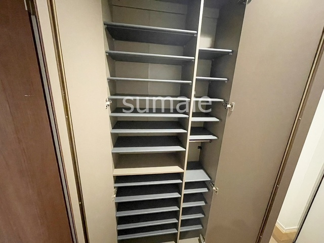 アーバンメゾン三橋の収納|大容量のシューズボックスです。