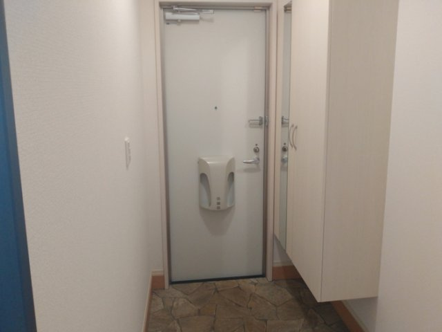 D-roomアネシスの玄関