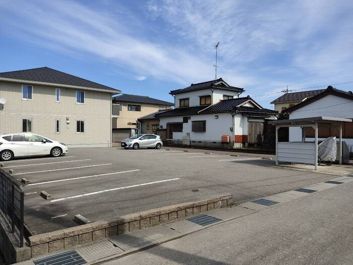 D-roomアネシスの駐車場
