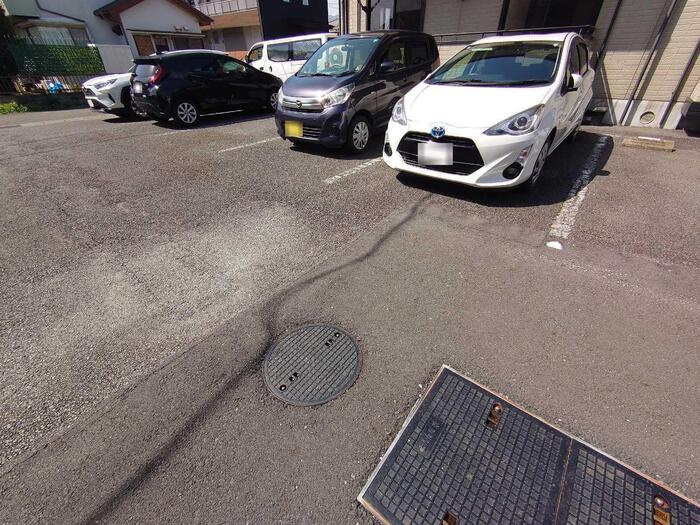 カイザークローネ　Ⅰの駐車場
