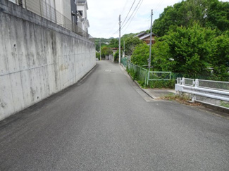 【前面道路含む現地写真】