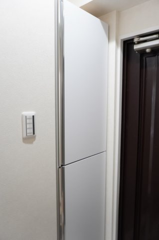 草加マンション の玄関