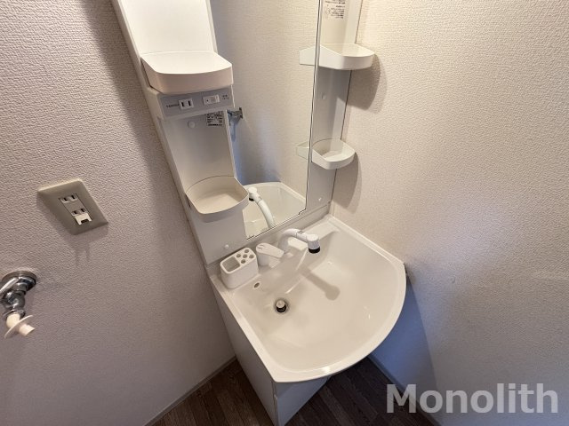 リバーサイド忠岡C棟の洗面所
