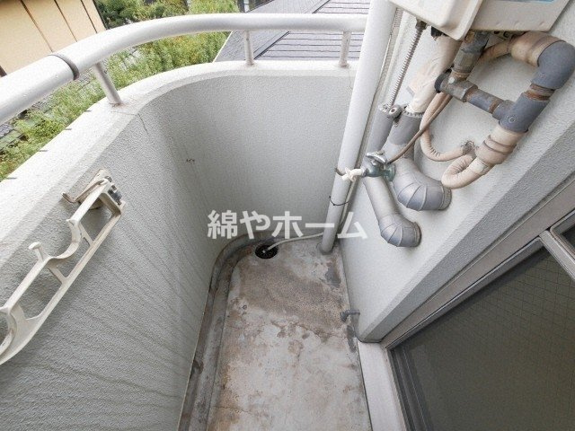 グランデージ新深江のバルコニー|外からの目が気にならないバルコニーで洗濯物が干せます