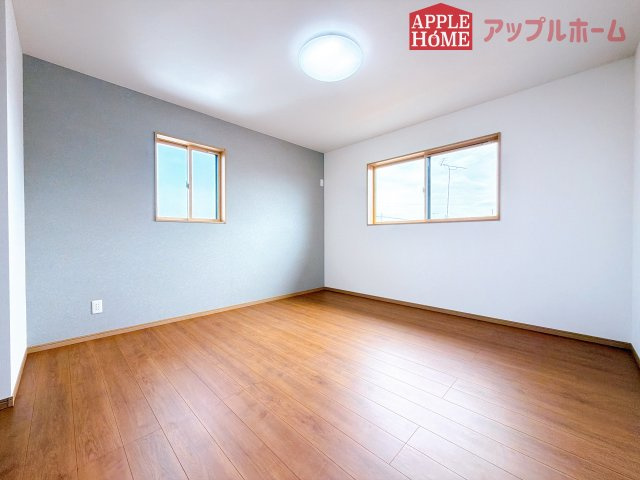 [新築住宅] 行田市佐間 第3期 全4棟の洋室|２階居室は全室収納あり！たっぷりある収納活用でお部屋もキレイを保てます♪