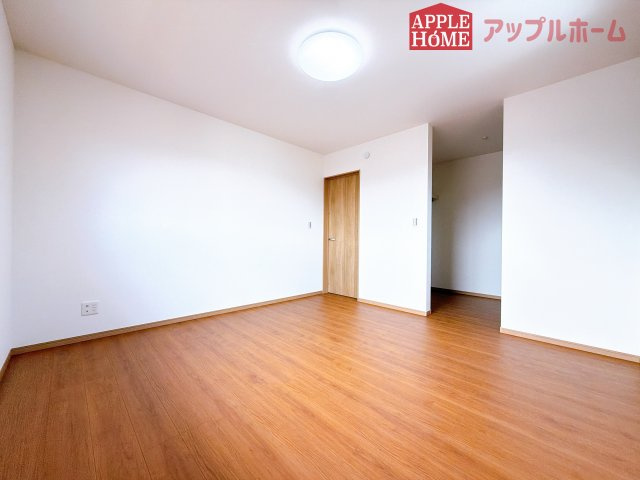[新築住宅] 行田市佐間 第3期 全4棟の洋室|２階居室は全室収納あり！たっぷりある収納活用でお部屋もキレイを保てます♪