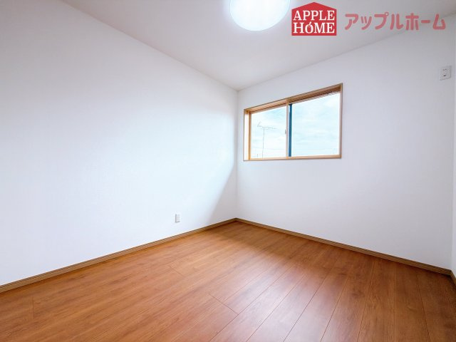 [新築住宅] 行田市佐間 第3期 全4棟の洋室|２階居室は全室収納あり！たっぷりある収納活用でお部屋もキレイを保てます♪