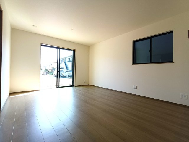 吉川市　中曽根2丁目　新築戸建　全3棟の居間・リビング|居間です