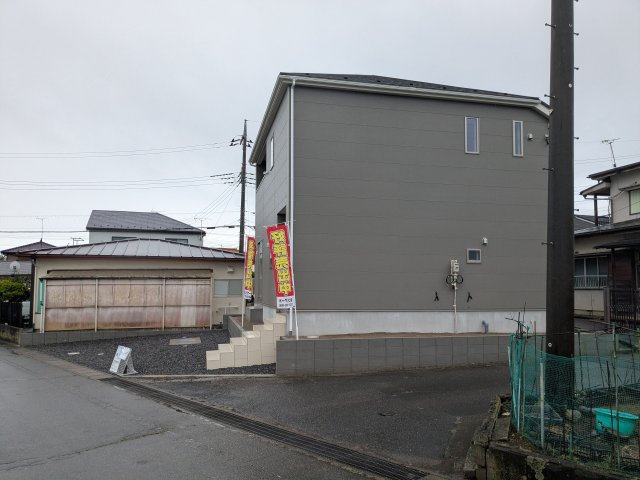 CRADLE GARDEN高崎市金古町第17の駐車場|駐車スペースも完備！前面道路に面しており、お車の駐車や出し入れもスムーズに行えます。