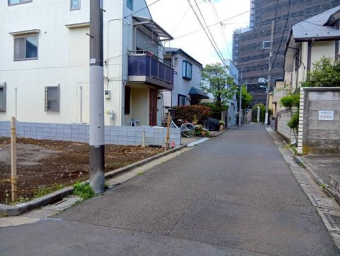 目黒区東が丘　デザイナーズ住宅の前面道路含む現地写真