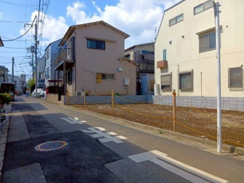 目黒区東が丘　デザイナーズ住宅の前面道路含む現地写真