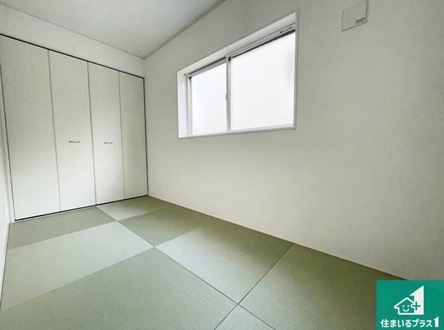 ■門真市江端町　第3期　新築一戸建ての和室|一室あると便利な和室は客間としてだけでなく、小さなお子様のプレイルームや食後のくつろぎスペースとしてもご利用いただけます。収納もついていますので大活躍間違いなし！