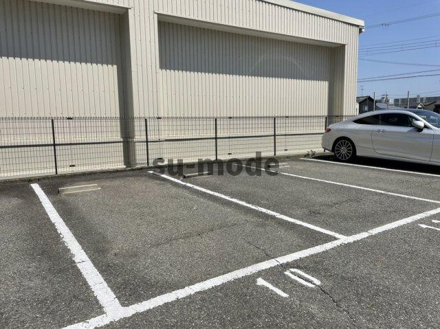 ビフォーレ千里の駐車場