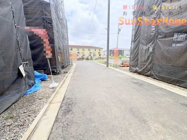 【サンスターホーム】武蔵村山市中原4丁目　省エネ新築7号棟の前面道路含む現地写真