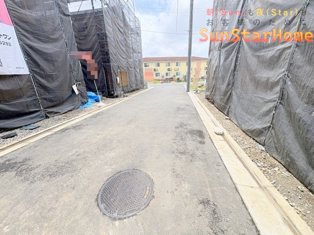 【サンスターホーム】武蔵村山市中原4丁目　省エネ新築7号棟の前面道路含む現地写真