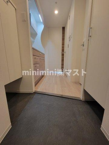 セレニテ難波リアンの玄関