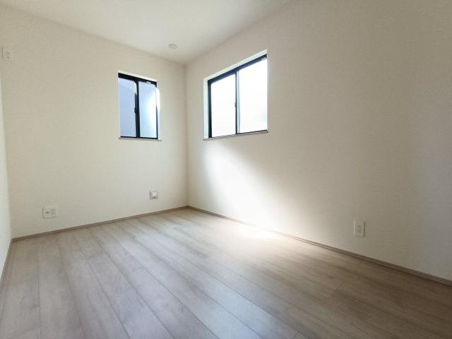 吉川市　中曽根2丁目　新築戸建　全3棟の洋室|ゆったりした洋室です