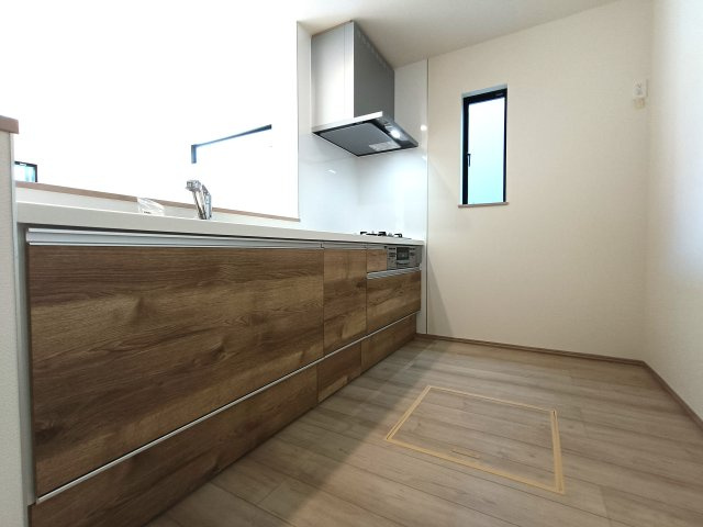 吉川市　中曽根2丁目　新築戸建　全3棟のキッチン|キッチンでお料理をお楽しみください