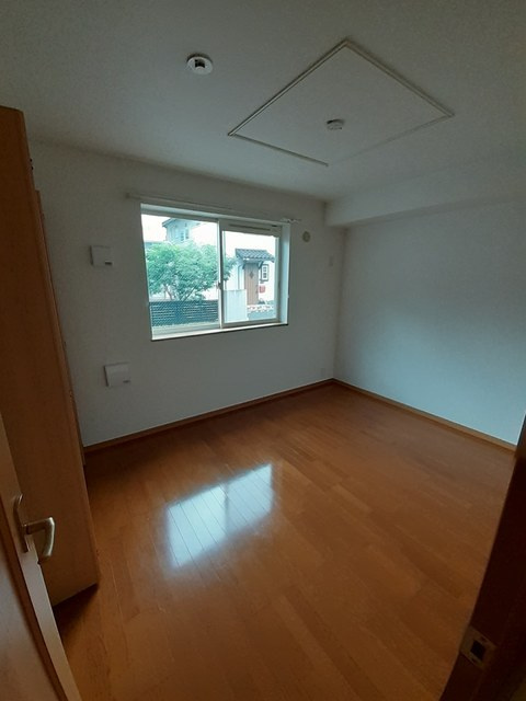 グレイスフルBの内装|５．９帖の洋室が２室あります(^^♪