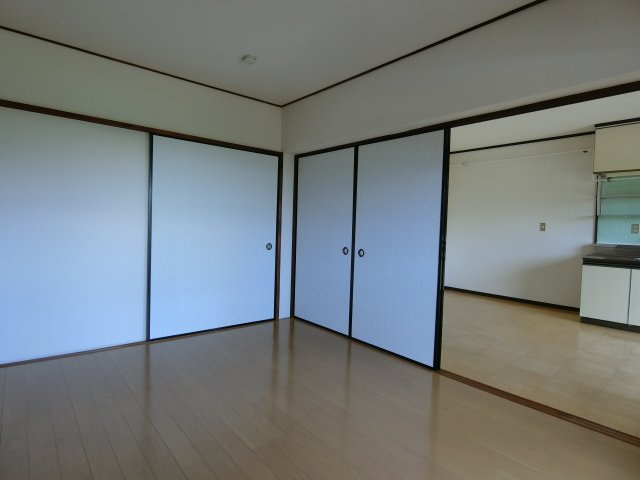 フジパレス米子の洋室|イメージ303号室の写真