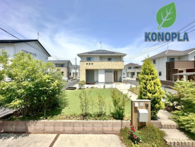 【中古戸建】行田市緑町の外観|■外観｜お庭から季節の移ろいを感じることが出来ます♪一年中飽きることなく住みながら楽しめる住まいです♪