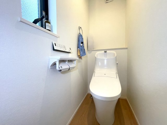 ＼☆価格改定しました／＼瑞穂区 築浅 美麗デザイナーズ住宅／のトイレ|壁リモコンのLIXIL製トイレ