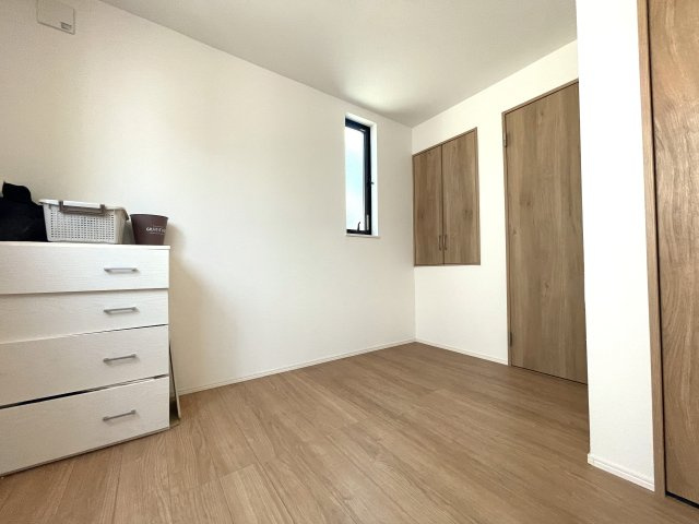 ＼☆価格改定しました／＼瑞穂区 築浅 美麗デザイナーズ住宅／の洋室|収納たっぷりの洋室