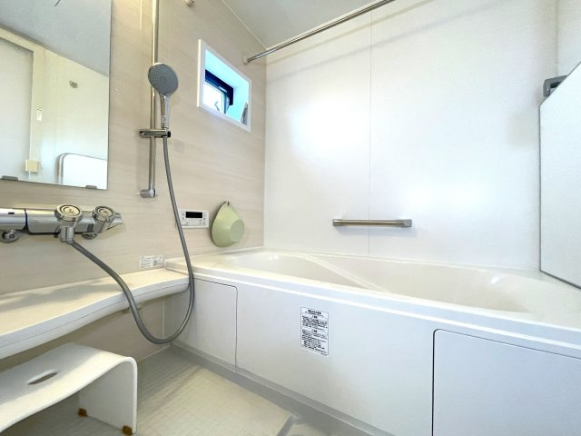 ＼☆価格改定しました／＼瑞穂区 築浅 美麗デザイナーズ住宅／の浴室|浴室暖房乾燥機付きのLIXIL製ユニットバス