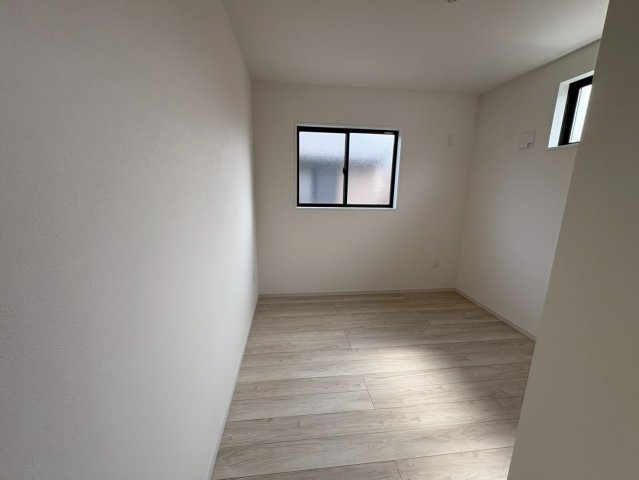 坂戸市柳町　新築分譲　東武東上線『北坂戸駅』徒歩22分　【千代田小学区】の洋室