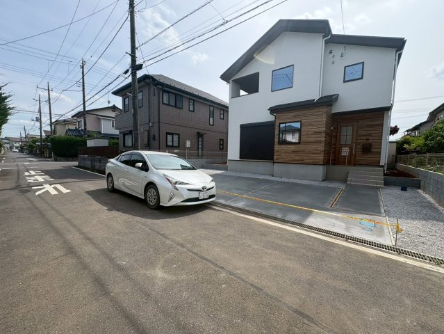 坂戸市柳町　新築分譲　東武東上線『北坂戸駅』徒歩22分　【千代田小学区】の前面道路含む現地写真
