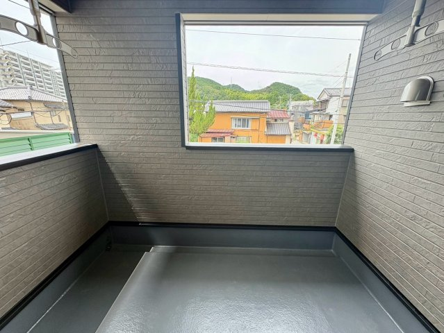 「1階に和室あり」高知市針木東町　第1　2号棟　新築戸建　のバルコニー|陽当たり・通風良好なバルコニー。洗濯物やお布団もカラッと気持ちよく乾きます。
