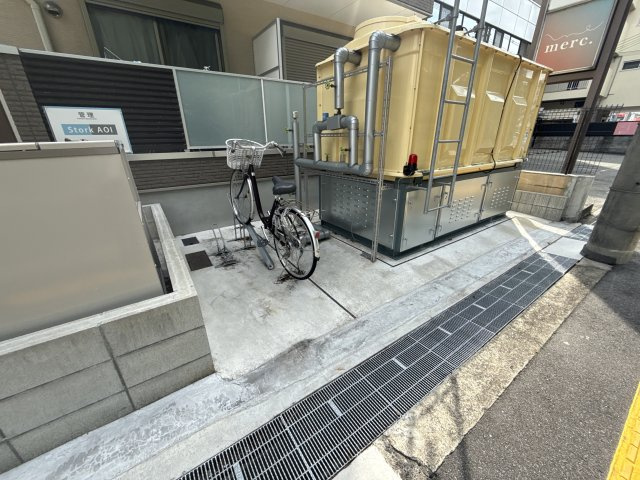 Stork　AOIの駐車場