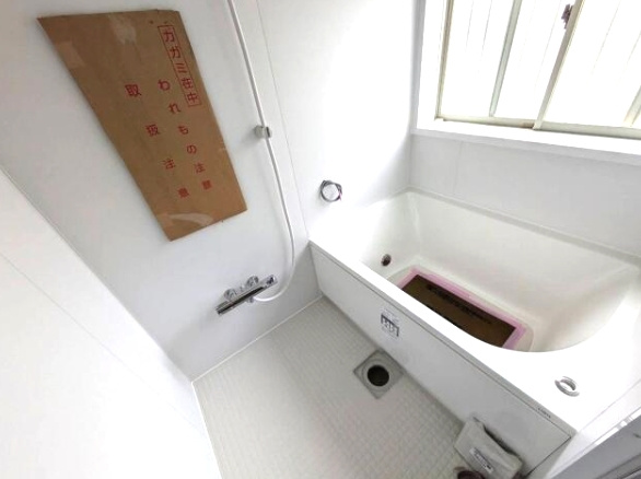 茂原市長尾　中古戸建の浴室|内外装リフォーム済み令和8年4月 都市ガス ユニットバス交換済み 2台（車種制限あり）