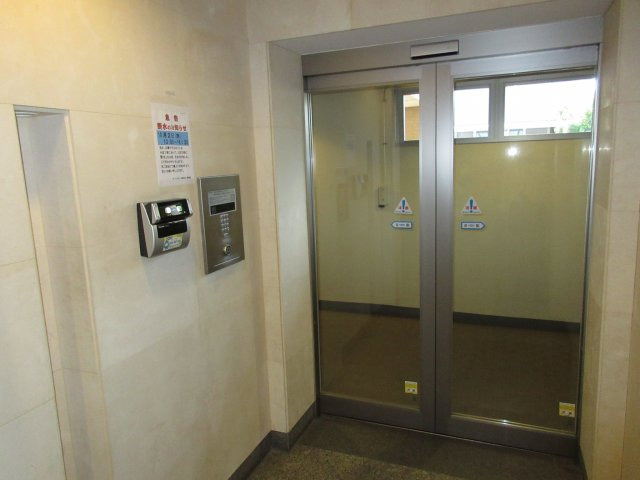 【エントランス】 | 2つ目のオートロックです
