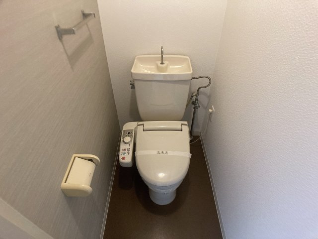 リッチウォーク大倉山のトイレ|温水洗浄便座付きのトイレ